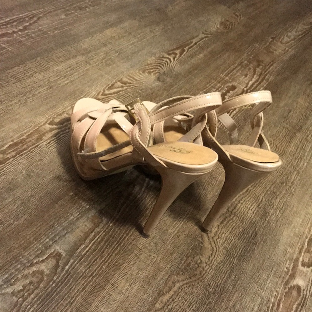 Heels - Picture 3 of 4